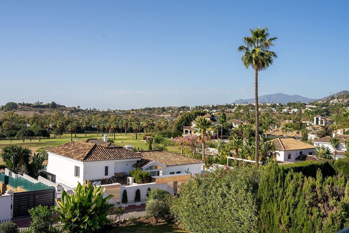 4 bedroom Villa for sale in Nueva Andalucia - € 2,895,000 (Ref: 9694627)