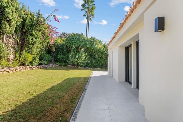 4 bedroom Villa for sale in Nueva Andalucia, Marbella - € 2,895,000 (Ref: 9694627)