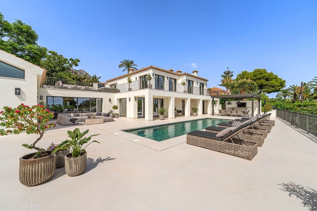 5 bedroom Villa for sale in Golden Mile - € 7,800,000 (Ref: 9716559)