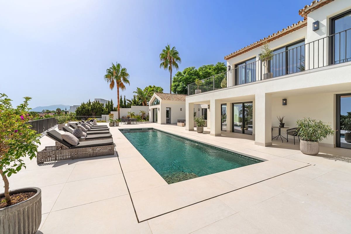 5 bedroom Villa for sale in Golden Mile - € 7,800,000 (Ref: 9716559)