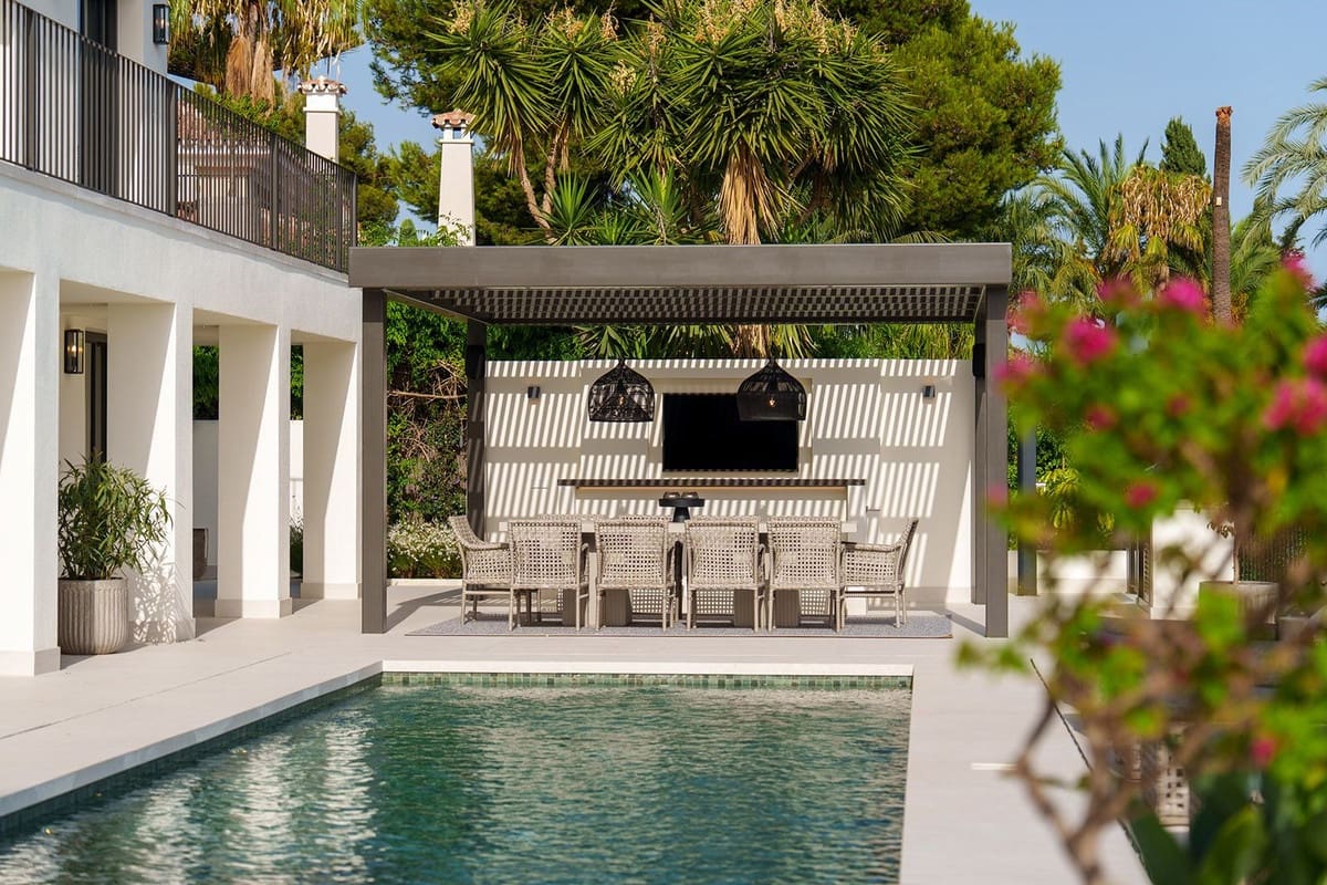 5 bedroom Villa for sale in Golden Mile - € 7,800,000 (Ref: 9716559)