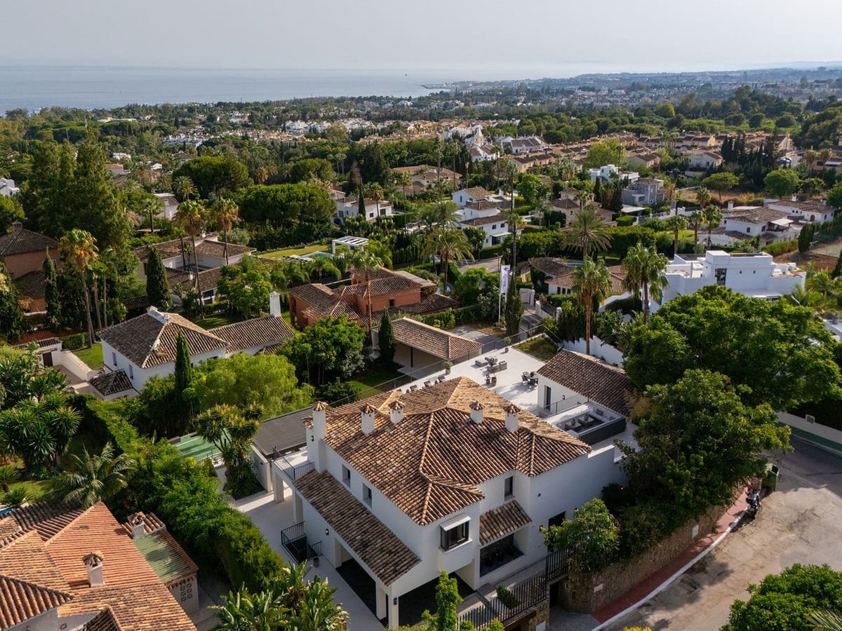 5 bedroom Villa for sale in Golden Mile - € 7,800,000 (Ref: 9716559)