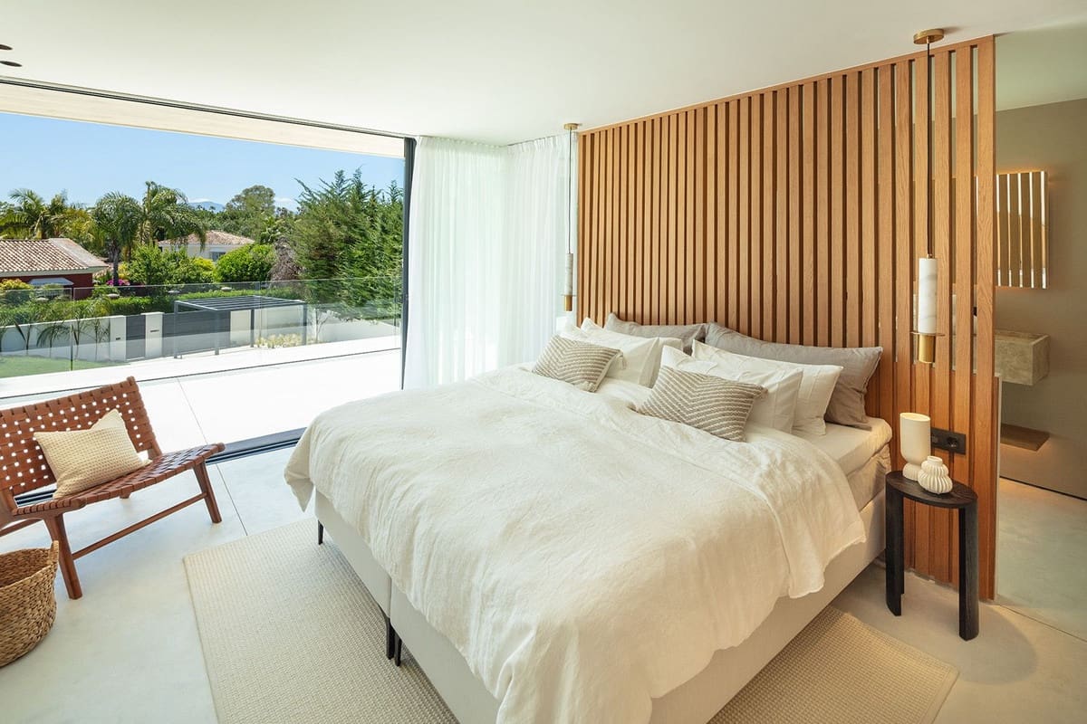 4 bedroom Villa for sale in Nueva Andalucia - € 3,550,000 (Ref: 9716560)