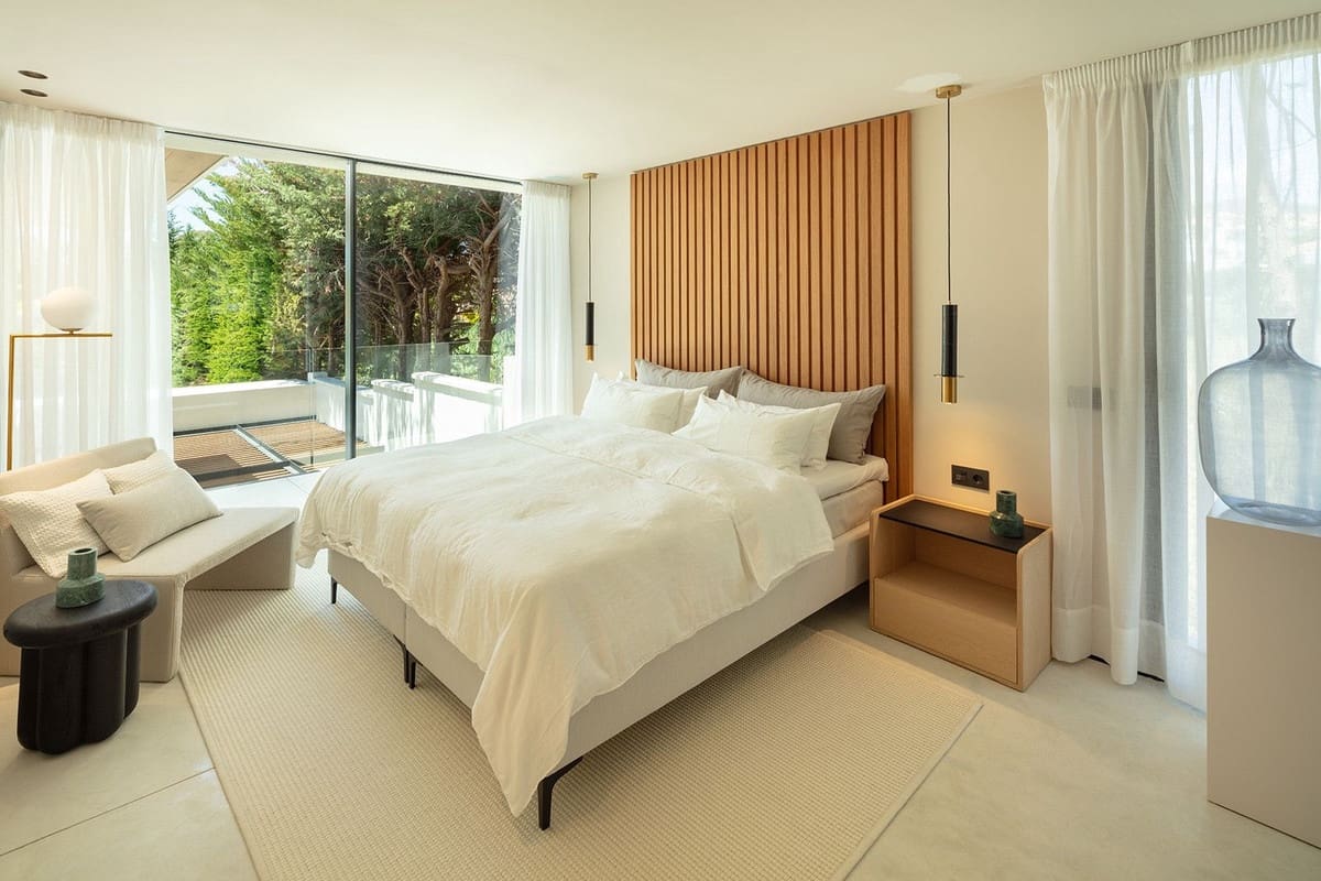 4 bedroom Villa for sale in Nueva Andalucia - € 3,550,000 (Ref: 9716560)