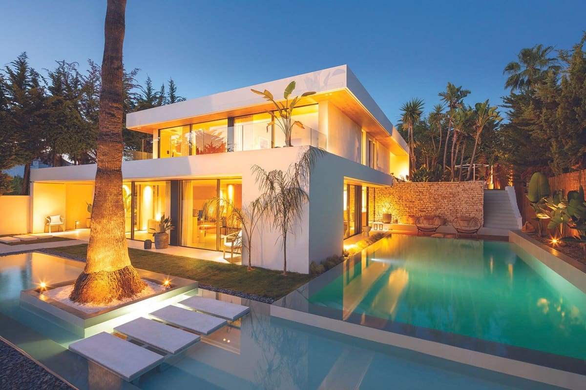 4 bedroom Villa for sale in Nueva Andalucia - € 3,550,000 (Ref: 9716560)