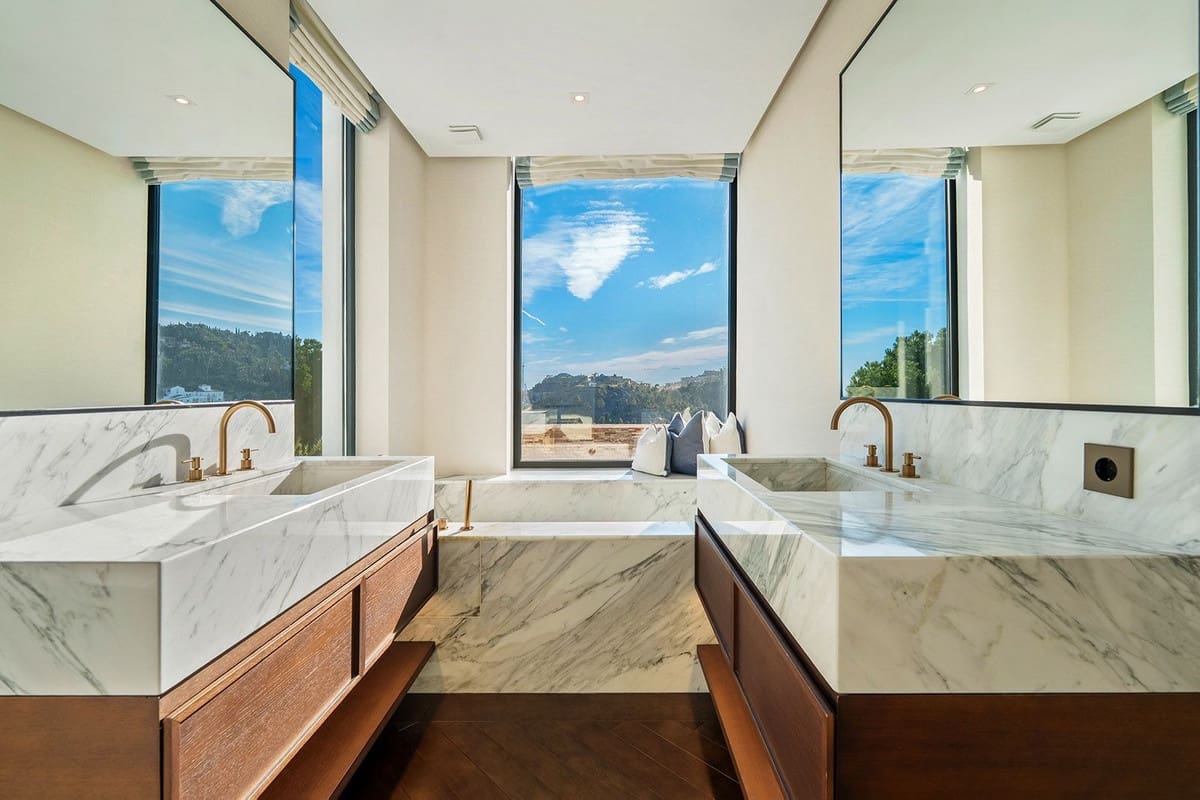 5 bedroom Villa for sale in El Madronal - € 8,995,000 (Ref: 9719343)