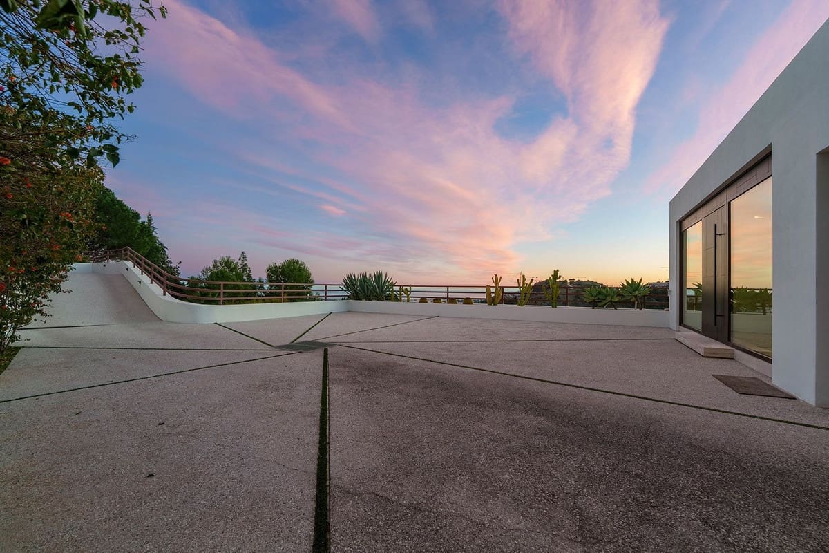 5 bedroom Villa for sale in El Madronal - € 8,995,000 (Ref: 9719343)