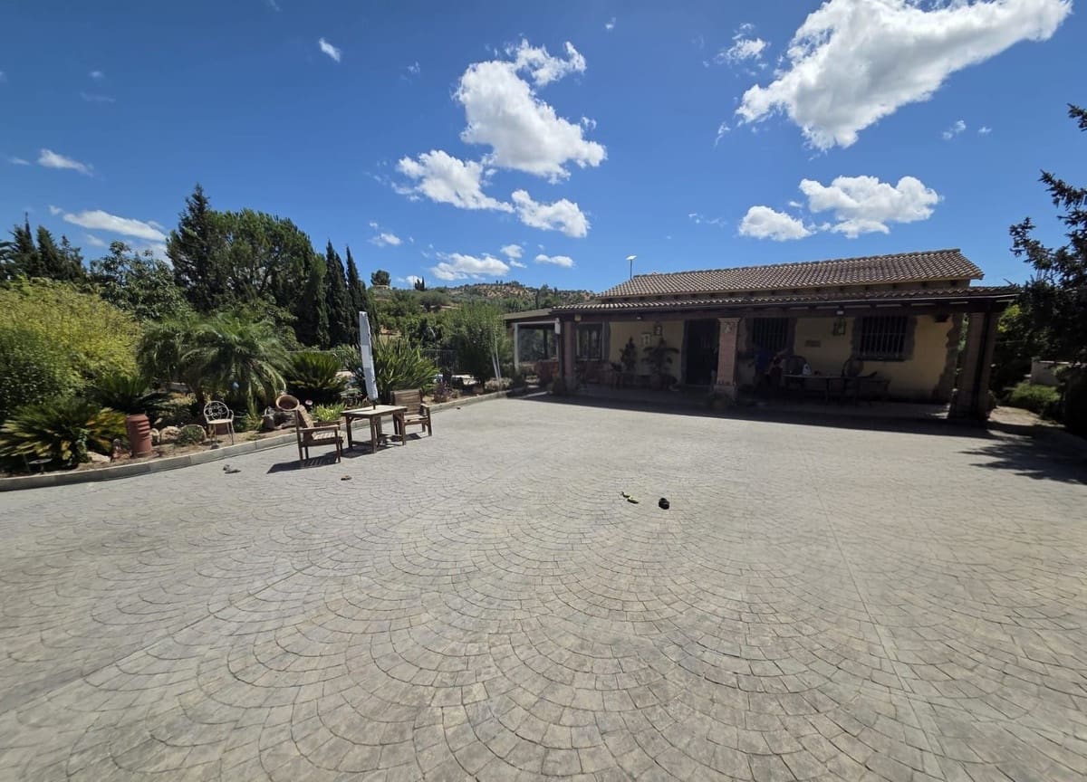 3 bedroom Finca/Country House for sale in Coin with pool garage - € 359,000 (Ref: 10041710)