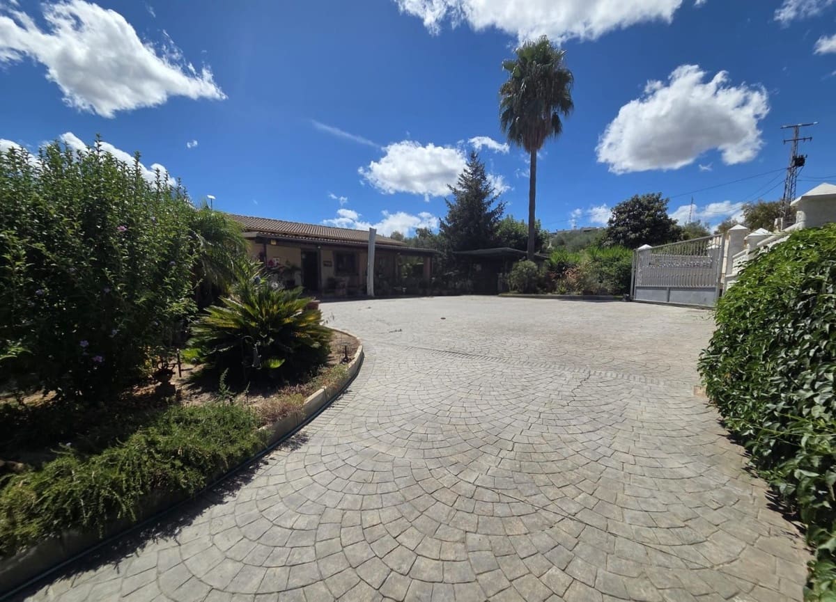 3 bedroom Finca/Country House for sale in Coin with pool garage - € 359,000 (Ref: 10041710)