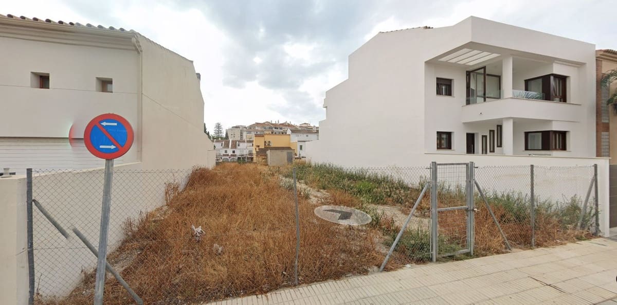 Building Plot for sale in Fuengirola - € 395,000 (Ref: 9940759)