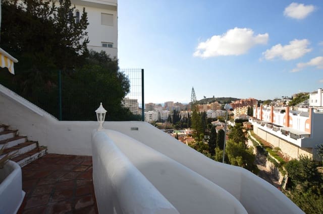 2 makuuhuone Huoneisto myytävänä paikassa Torreblanca, Fuengirola mukana uima-altaan 
autotalli - 315 000 € (Ref: 9940761)