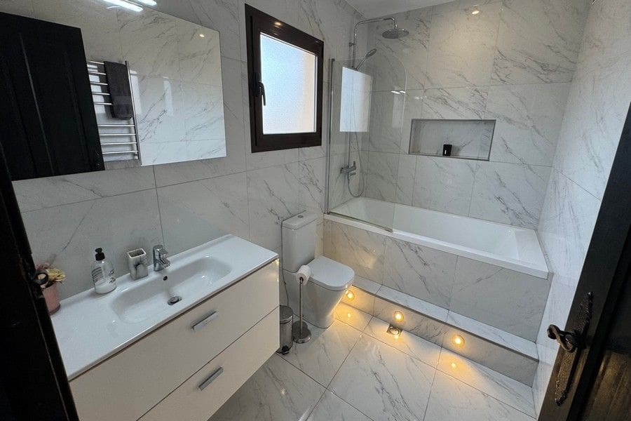 4 makuuhuone Huvila myytävänä paikassa Hacienda del Alamo mukana uima-altaan 
autotalli - 695 000 € (Ref: 10021720)