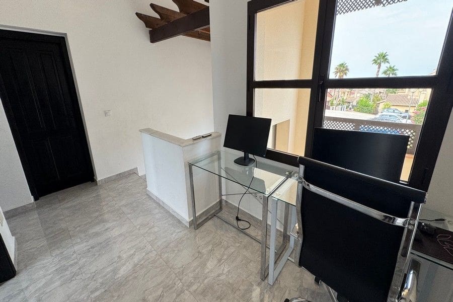 4 makuuhuone Huvila myytävänä paikassa Hacienda del Alamo mukana uima-altaan 
autotalli - 695 000 € (Ref: 10021720)