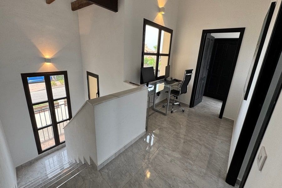4 makuuhuone Huvila myytävänä paikassa Hacienda del Alamo mukana uima-altaan 
autotalli - 695 000 € (Ref: 10021720)