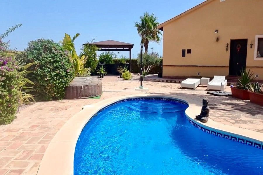 3 bedroom Villa for sale in Hacienda del Alamo with pool garage - € 414,000 (Ref: 10023280)