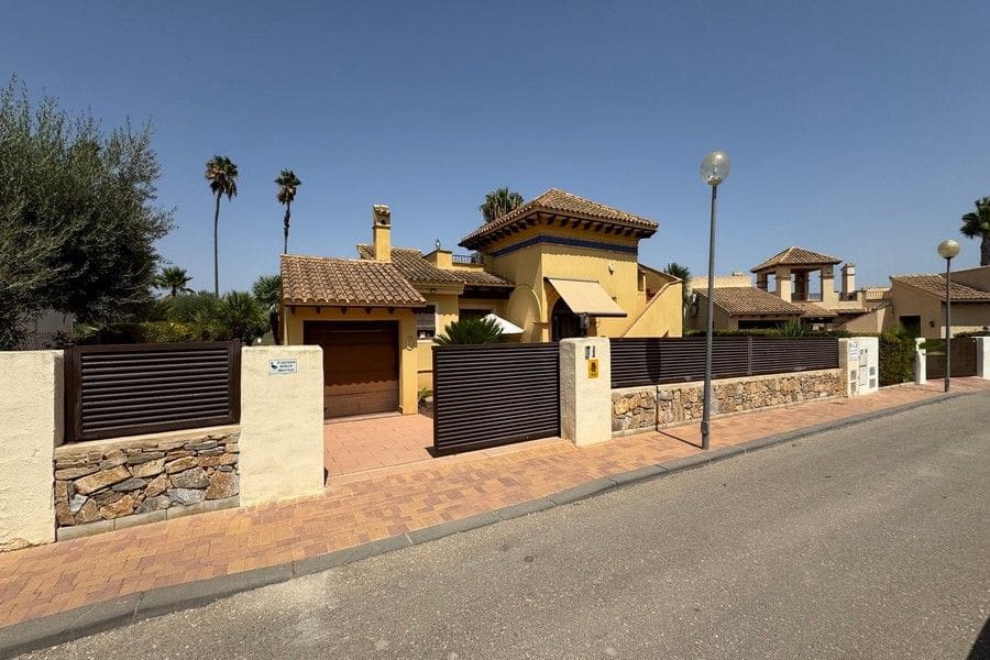 3 bedroom Villa for sale in Hacienda del Alamo with pool garage - € 414,000 (Ref: 10023280)
