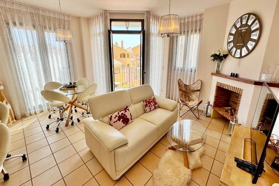 3 sovrum Lägenhet till salu i Hacienda del Alamo med pool garage - 189 950 € (Ref: 10024595)