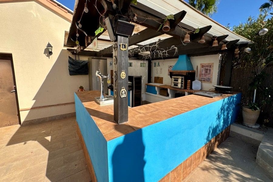 3 bedroom Villa for sale in Fuente Alamo de Murcia with pool garage - € 499,950 (Ref: 10113552)