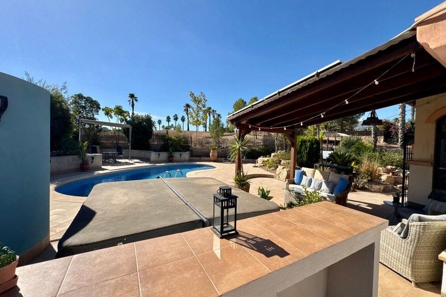 3 bedroom Villa for sale in Fuente Alamo de Murcia with pool garage - € 499,950 (Ref: 10113552)