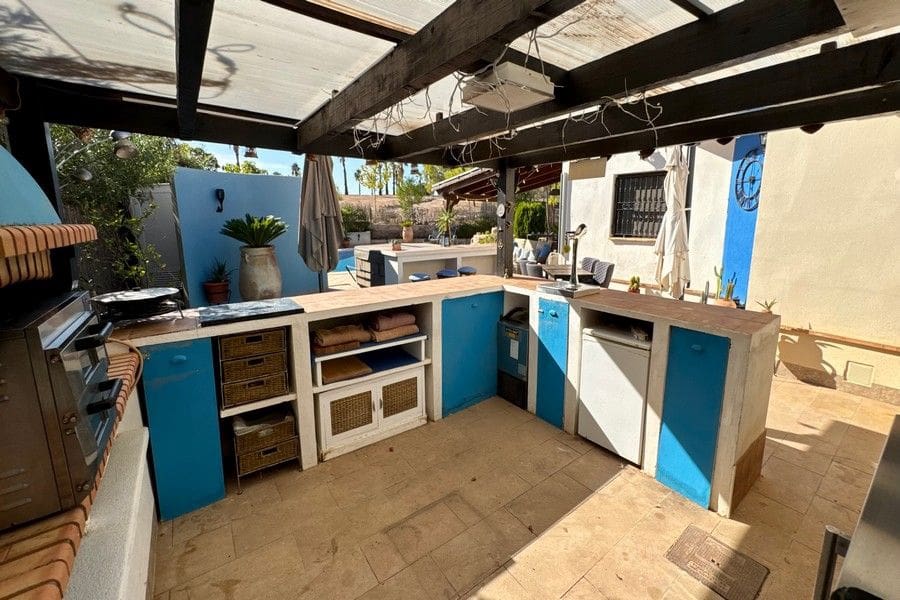 3 bedroom Villa for sale in Fuente Alamo de Murcia with pool garage - € 499,950 (Ref: 10113552)