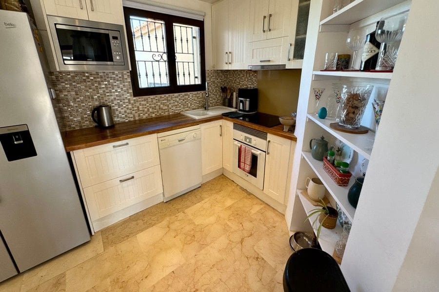 3 bedroom Villa for sale in Fuente Alamo de Murcia with pool garage - € 499,950 (Ref: 10113552)