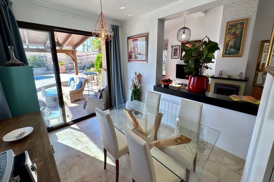 3 bedroom Villa for sale in Fuente Alamo de Murcia with pool garage - € 499,950 (Ref: 10113552)