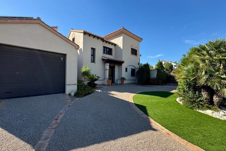 3 bedroom Villa for sale in Fuente Alamo de Murcia with pool garage - € 499,950 (Ref: 10113552)