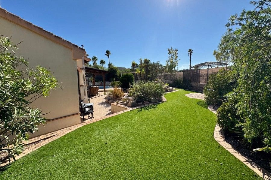 3 bedroom Villa for sale in Fuente Alamo de Murcia with pool garage - € 499,950 (Ref: 10113552)