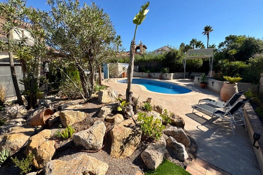 3 bedroom Villa for sale in Fuente Alamo de Murcia with pool garage - € 499,950 (Ref: 10113552)