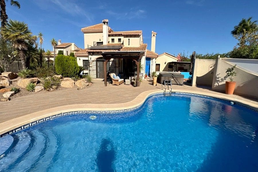 3 bedroom Villa for sale in Fuente Alamo de Murcia with pool garage - € 499,950 (Ref: 10113552)