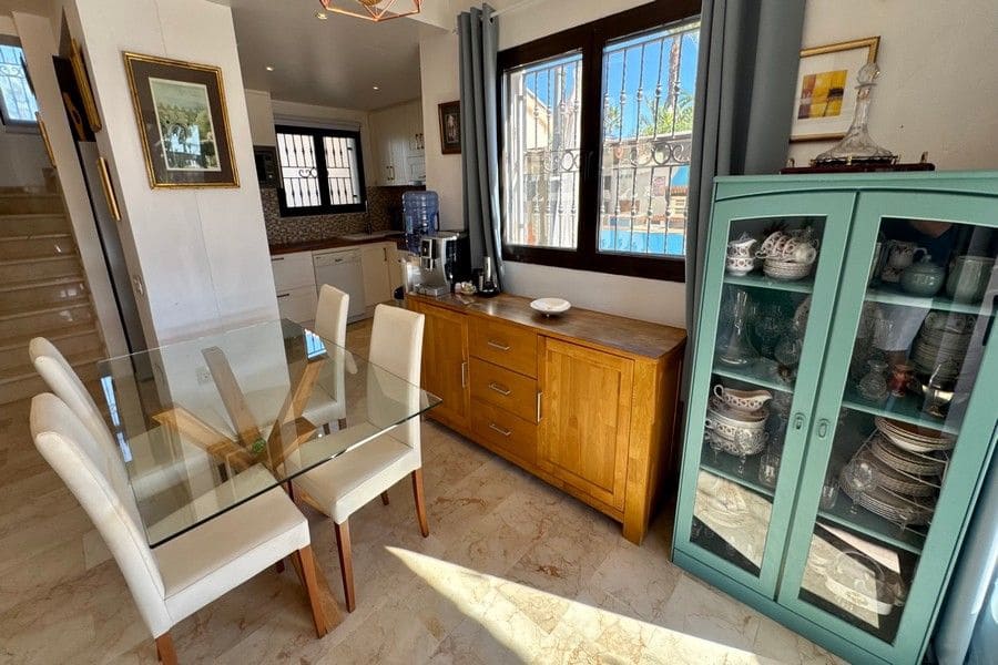 3 bedroom Villa for sale in Fuente Alamo de Murcia with pool garage - € 499,950 (Ref: 10113552)