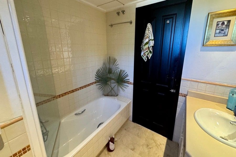 3 bedroom Villa for sale in Fuente Alamo de Murcia with pool garage - € 499,950 (Ref: 10113552)