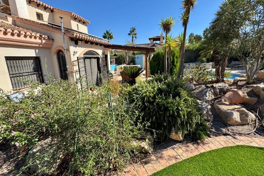 3 bedroom Villa for sale in Fuente Alamo de Murcia with pool garage - € 499,950 (Ref: 10113552)