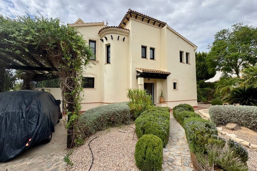 3 bedroom Villa for sale in Fuente Alamo de Murcia with pool garage - € 455,000 (Ref: 10120546)