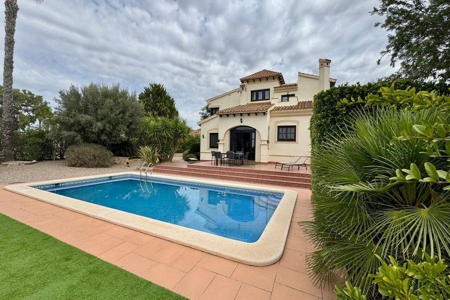 3 bedroom Villa for sale in Fuente Alamo de Murcia with pool garage - € 455,000 (Ref: 10120546)