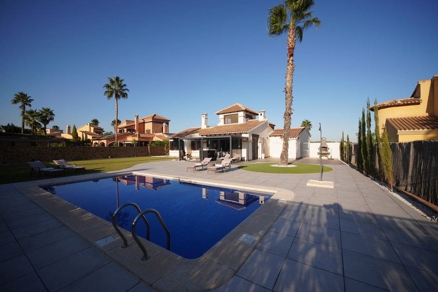 3 sovrum Villa till salu i Hacienda del Alamo med pool garage - 419 900 € (Ref: 10165827)