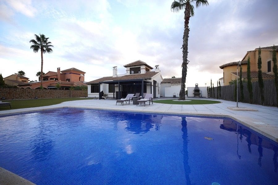 3 sovrum Villa till salu i Hacienda del Alamo med pool garage - 419 900 € (Ref: 10165827)