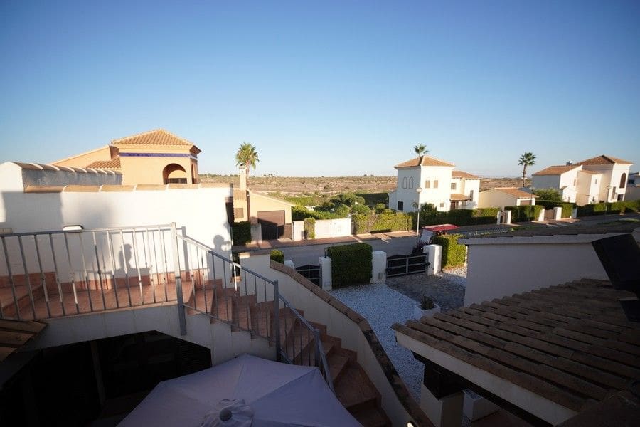 3 sovrum Villa till salu i Hacienda del Alamo med pool garage - 419 900 € (Ref: 10165827)