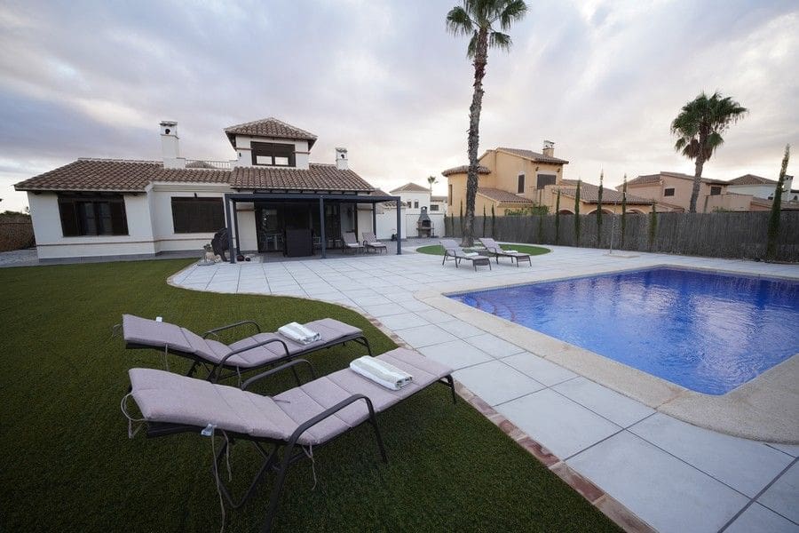 3 sovrum Villa till salu i Hacienda del Alamo med pool garage - 419 900 € (Ref: 10165827)