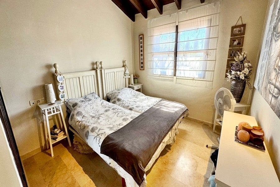3 sovrum Semi-fristående Villa till salu i Hacienda del Alamo med pool garage - 344 950 € (Ref: 10175630)