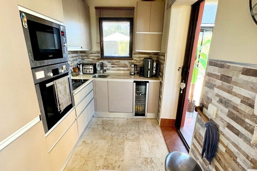 3 sovrum Semi-fristående Villa till salu i Hacienda del Alamo med pool garage - 344 950 € (Ref: 10175630)