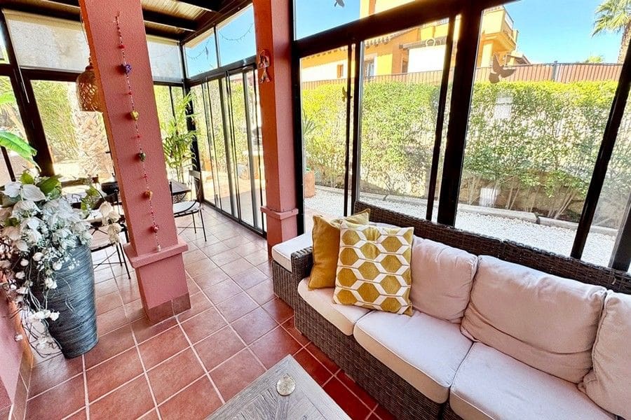 3 sovrum Semi-fristående Villa till salu i Hacienda del Alamo med pool garage - 344 950 € (Ref: 10175630)