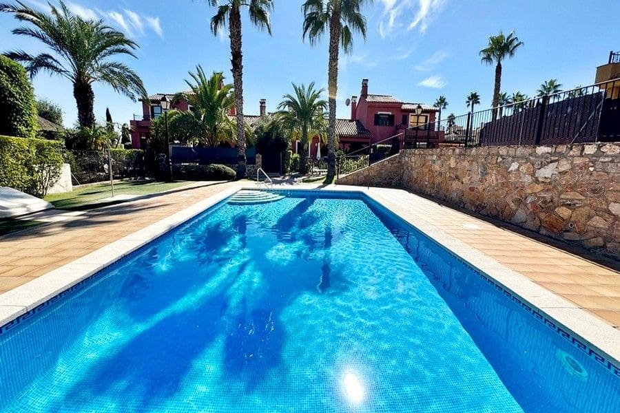 3 sovrum Semi-fristående Villa till salu i Hacienda del Alamo med pool garage - 344 950 € (Ref: 10175630)