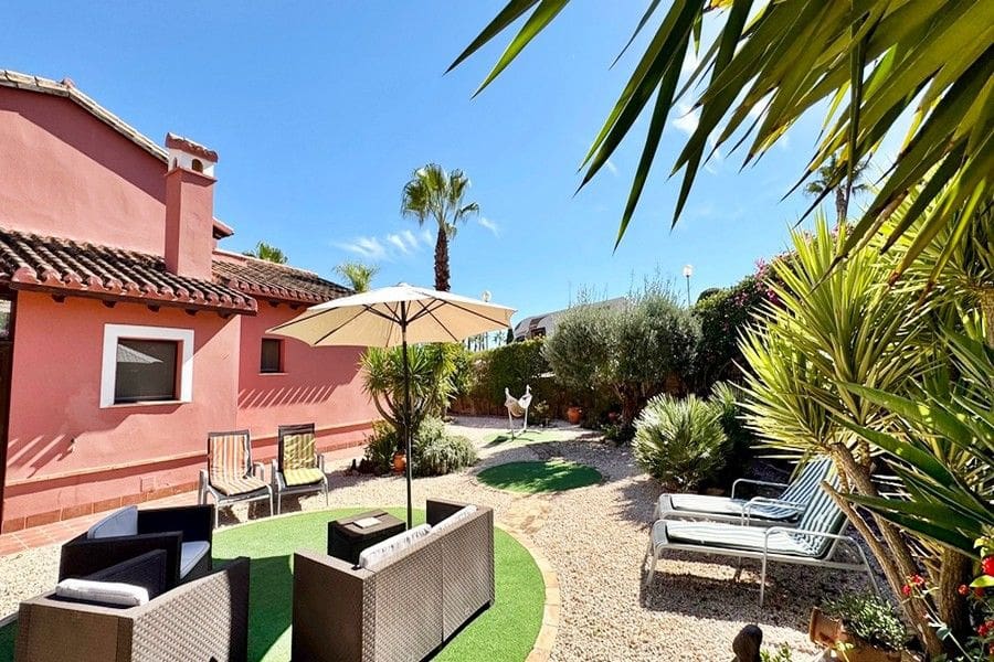 3 sovrum Semi-fristående Villa till salu i Hacienda del Alamo med pool garage - 344 950 € (Ref: 10175630)