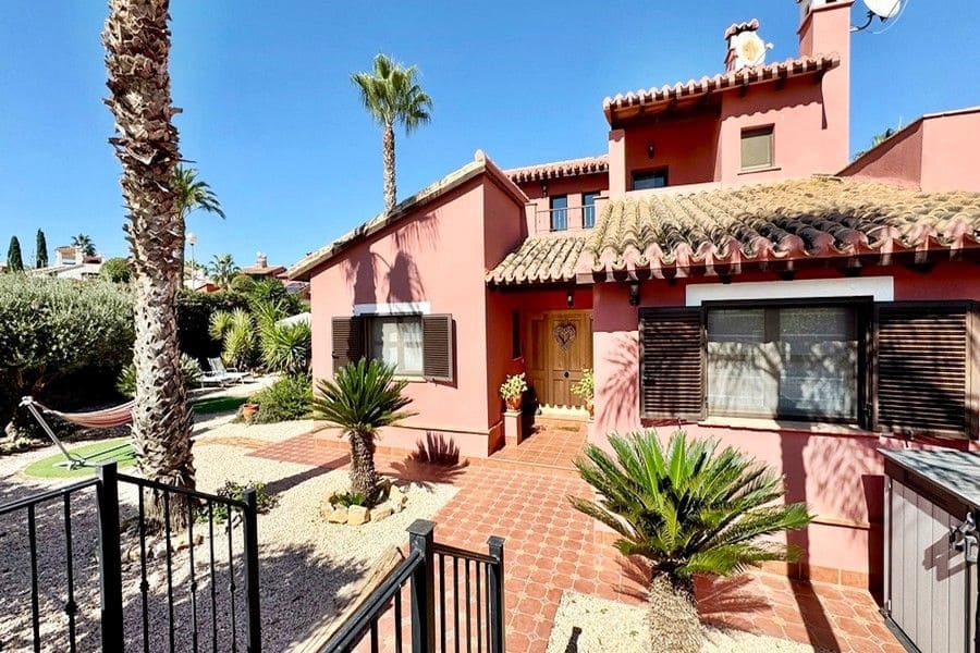 3 sovrum Semi-fristående Villa till salu i Hacienda del Alamo med pool garage - 344 950 € (Ref: 10175630)