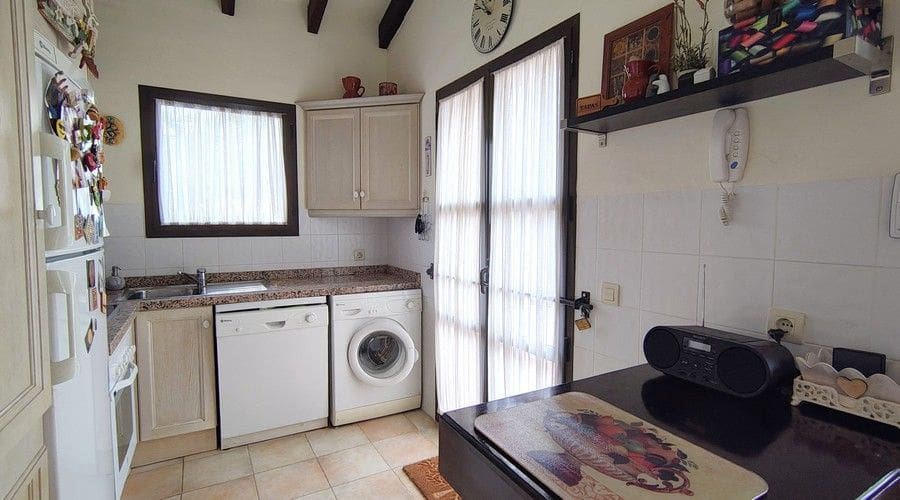 3 sypialnia Dom blizniak na sprzedaż w Hacienda del Alamo z basenem garażem - 242 500 € (Ref: 8959884)