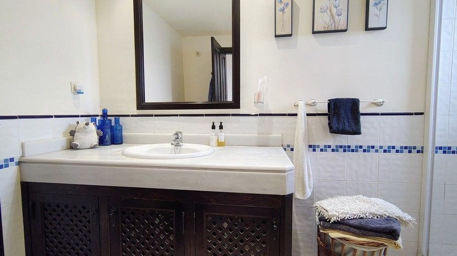 3 sypialnia Dom blizniak na sprzedaż w Hacienda del Alamo z basenem garażem - 242 500 € (Ref: 8959884)