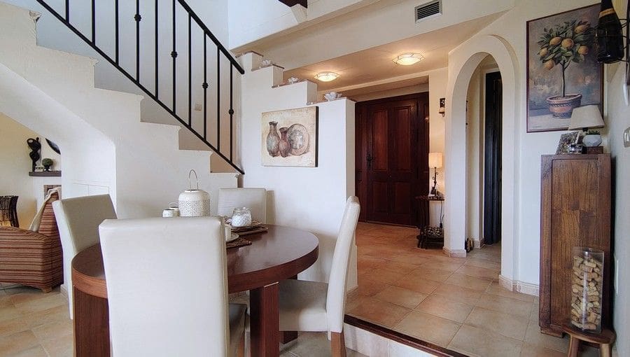 3 sypialnia Dom blizniak na sprzedaż w Hacienda del Alamo z basenem garażem - 242 500 € (Ref: 8959884)