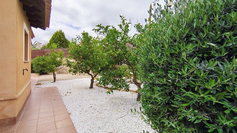 3 sypialnia Dom blizniak na sprzedaż w Hacienda del Alamo z basenem garażem - 242 500 € (Ref: 8959884)