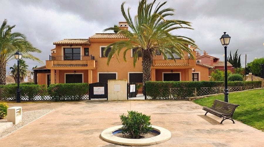 3 makuuhuone Paritalo myytävänä paikassa Hacienda del Alamo mukana uima-altaan 
autotalli - 242 500 € (Ref: 8959884)